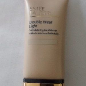 Estee Lauder Double Wear Light Foundation-Shell